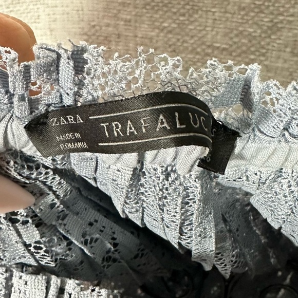 Zara pleated lace blue grey off shoulder blouse size S - Picture 4 of 8